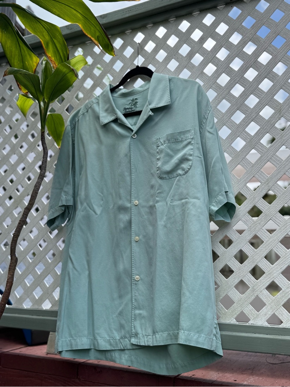 Tommy Bahama Men's Short-Sleeve Button-Up Shirt in blueish/greyish color